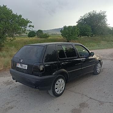 Унаа сатуу: Volkswagen Golf: 1994 г., 1.6 л, Кол менен иштөөчү, Бензин, Хетчбек — 3