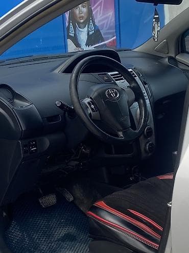машина болуп толоо: Toyota Yaris: 2006 г., 1.3 л, Автомат, Бензин, Хетчбек — 6