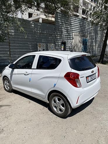 smart plus: Chevrolet Spark: 2017 г., 1 л, Автомат, Бензин, Хэтчбэк — 4