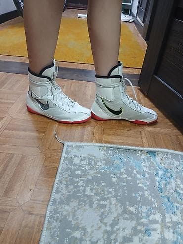 боксерские кроссовки: Боксерские кроссовки Nike (высокие) Размер 37.38 - Назначение — 4