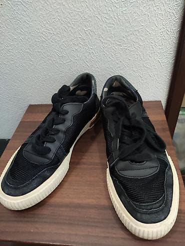 Кроссовки повседневные, черные. - Верх: комбинация сетчатого текстиля at lalafo.kg Кроссовки повседневные, черные. - Верх: комбинация сетчатого текстиля