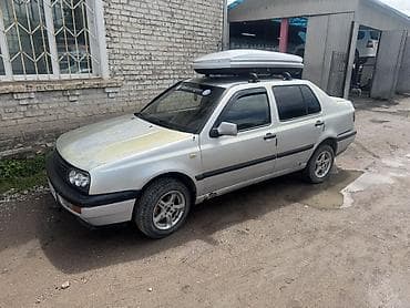 Volkswagen Vento: 1993 г., 1.8 л, Механика, Седан — 1