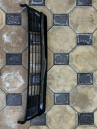 передний бампер приус: Toyota, Б/у, Оригинал — 1