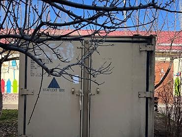 контейнер без место: Металлический контейнер (армейского типа, песочного цвета) - — 1