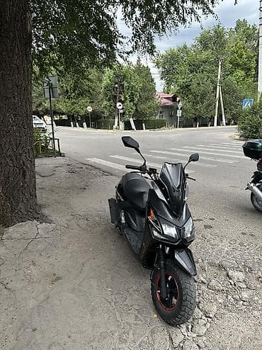 jet sky: Скутер 150 кубов по классу кузова), спортивного стиля, черный — 6