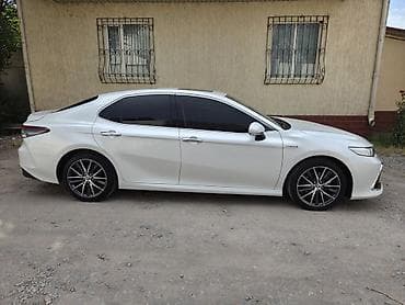 prius v: Toyota Camry: 2022 г., 2.5 л, Вариатор, Гибрид, Седан — 4