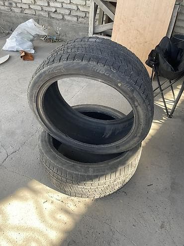 Шины 265 / 35 / R 19, Зима, Б/у, Пара, Легковые, Bridgestone