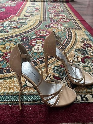 vero moda: Босоножки, 38, 38.5, 39, Stuart Weitzman, Б/у, цвет - Бежевый, Самовывоз — 1