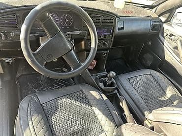 Продажа авто: Volkswagen Passat: 1989 г., 1.8 л, Механика, Бензин, Седан — 8