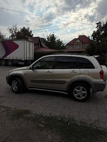 тае: Toyota RAV4: 2002 г., 2 л, Автомат, Бензин, Внедорожник — 4