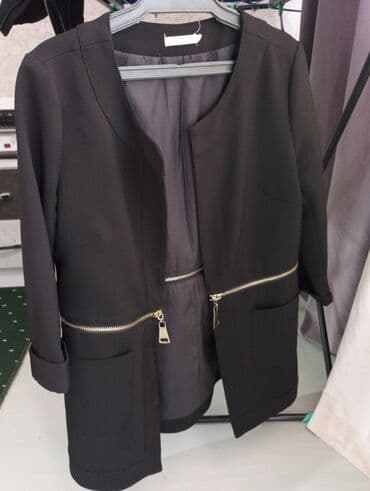 Dacia: Пиджак, Классическая модель, Приталенная модель, Без воротника, Италия, M — 1