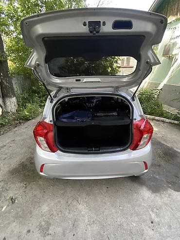 хунчи авто: Chevrolet Spark: 2017 г., 1 л, Автомат, Бензин, Хэтчбэк — 3