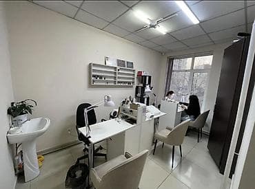 2 ком квар: Оборудованный кабинет для маникюра/бьюти-услуг. Что внутри: - 2 — 1