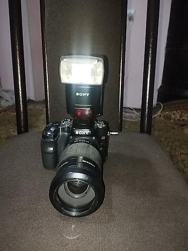 Зеркальная фотокамера Sony Alpha с внешней вспышкой Sony Комплект: -