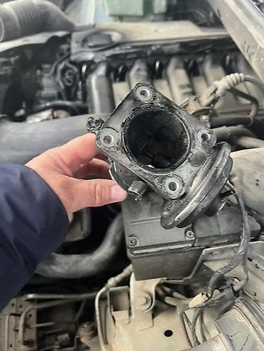 генератор щетка: Клапан двигателя BMW 2002 г. — 2