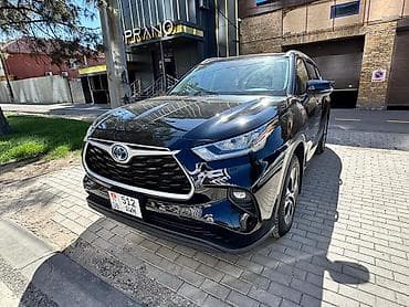 канадец: Toyota Highlander: 2022 г., 2.5 л, Вариатор, Гибрид, Кроссовер — 2