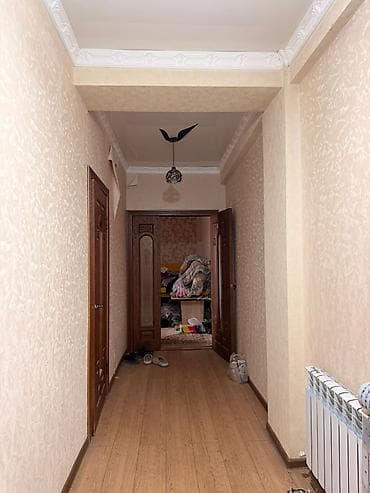 карпинка квартиры: 3 комнаты, 89 м², 1 этаж, Старый ремонт — 7