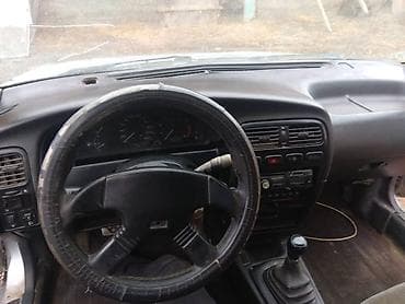 Nissan Primera: 1994 г., 1.6 л, Механика, Бензин, Хэтчбэк