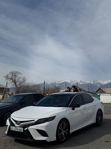 4runner 2010: Toyota Camry: 2018 г., Седан — 3