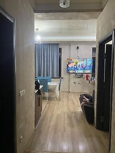 osh flat: Район Ошского рынка Сдается 1ком квартира Площадь: 40м2 Мебель — 2