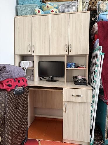 столы для кухни купить: Продаётся компьютерный стол со встроенными шкафами. Цвет — светлое — 1