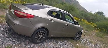 tolsen бишкек: Kia Rio: 2012 г., 1.6 л, Кол менен иштөөчү, Бензин, Седан — 9