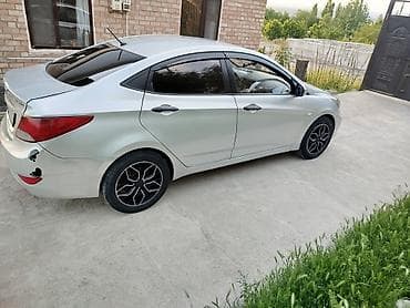 арзан матиз 1: Hyundai Solaris: 2012 г., 1.4 л, Кол менен иштөөчү, Бензин, Седан — 6