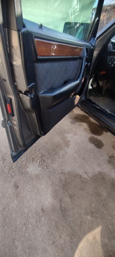 Водный транспорт: Mercedes-Benz W124: 1987 г., 2.2 л, Механика, Бензин, Седан — 6