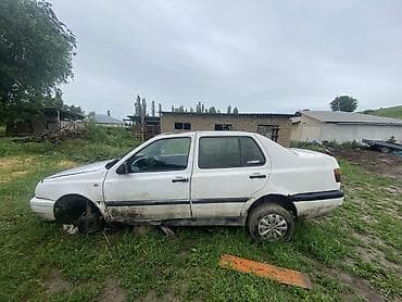 кок талаа: Volkswagen Vento: 1992 г., Кол менен иштөөчү, Седан — 3