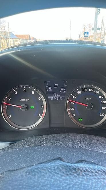 Продажа авто: Hyundai Accent: 2011 г., 1.4 л, Автомат, Бензин, Седан — 8