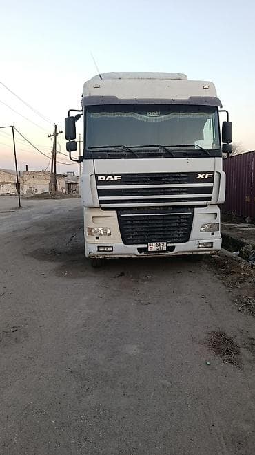 toyota corolla axio: Тягач, DAF, Тентованный — 2