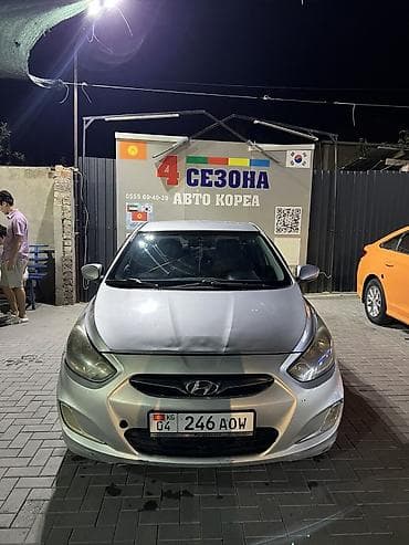 Hyundai Solaris: 2011 г., 1.4 л, Кол менен иштөөчү, Бензин, Седан — 1