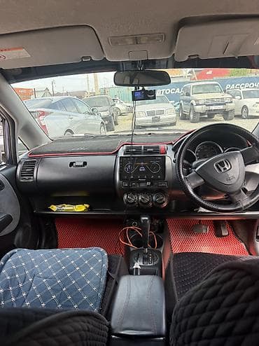 2 8: Honda Fit: 2002 г., 1.3 л, Вариатор, Бензин, Хэтчбэк — 6