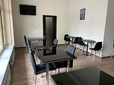токмок помещение: Продажа офисов 176 м², С ремонтом, С мебелью, Многоэтажное здание, 1 этаж — 7