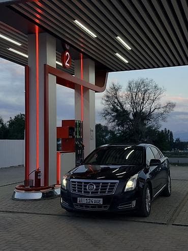 Cadillac SRX: 2013 г., 2 л, Автомат, Бензин, Седан