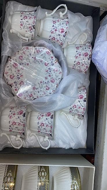 чайные пары: Фарфоровые чайные наборы в подарочных коробках. Варианты дизайна: - — 1