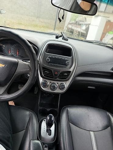один: Chevrolet Spark: 2016 г., Автомат, Бензин, Хэтчбэк — 5