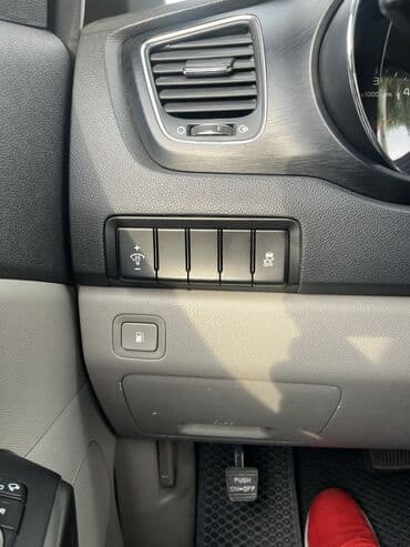 Башка транспорт: Kia Carnival: 2018 г., 2.2 л, Автомат, Дизель, Вэн/Минивэн — 7