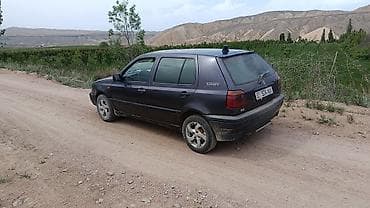 авто чанган: Volkswagen Golf: 1994 г., 1.6 л, Кол менен иштөөчү, Бензин, Хетчбек — 2