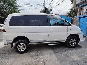 делика кузов: Mitsubishi Space Gear: 2004 г., 3 л, Автомат, Бензин, Минивэн — 3