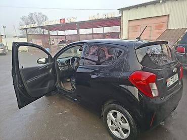 sprinter 4 4: Chevrolet Spark: 2018 г., 1 л, Автомат, Бензин, Хэтчбэк — 6