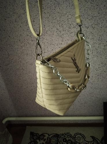 золотые пусеты: Сумка через плечо, бежевого цвета с прострочкой «ёлочка». - — 3