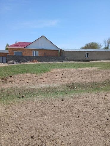 дом барачного типа бишкек: Дом, 1000 м², 5 комнат, Собственник — 3