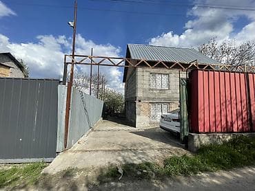 деревянный домики: Продаётся отдельно стоящий дом с участком. СРОЧНО ПРОДАЕТСЯ ДАЧА ( — 2