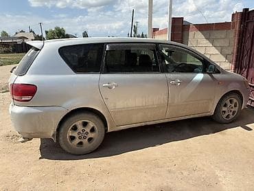 лабо 2004: Toyota Ipsum: 2003 г. — 1