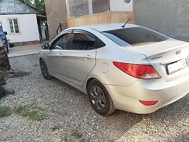 audi 4 2: Hyundai Accent: 2011 г., Бензин, Седан — 5