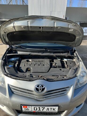 релье: Компактвэн серебристого цвета с пятью дверями и просторным салоном — 6