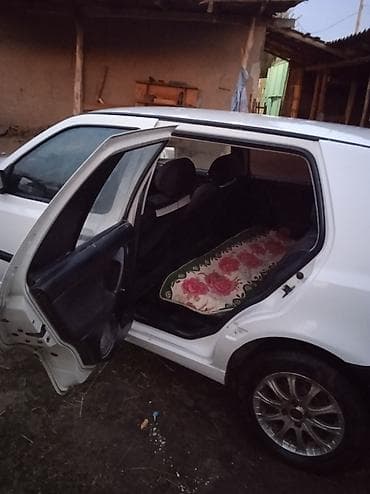 купить запчасти на опель вектра б: Volkswagen Golf: 1992 г., Хэтчбэк — 3