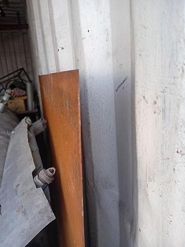 Лист металла (сталь), окрашенный с одной стороны в рыжий/коричневый