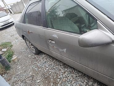 prius 2012: Toyota Camry: 1999 г., 2.2 л, Автомат, Бензин, Седан — 5